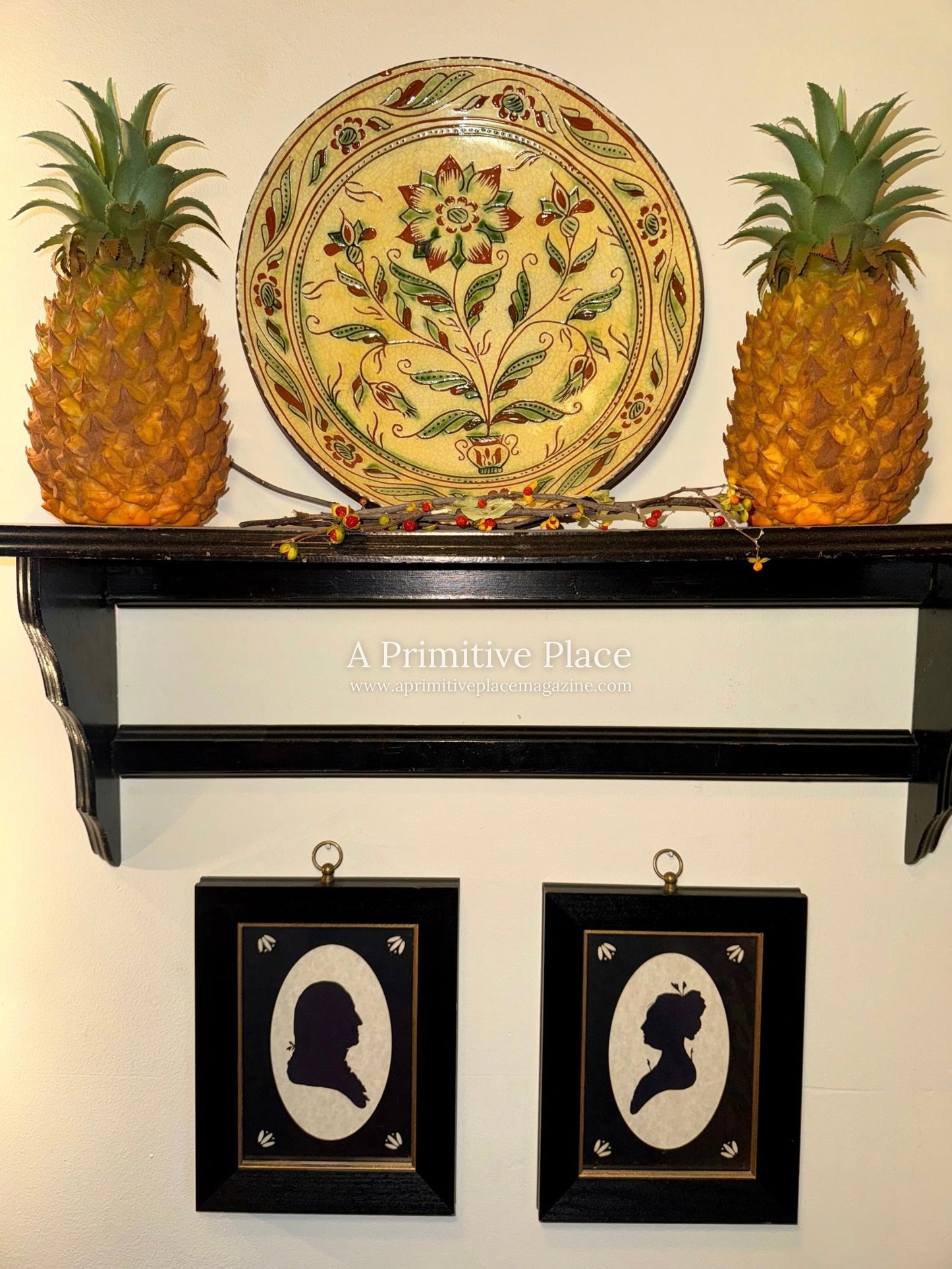 Colonial Pineapple Fruit Decoration