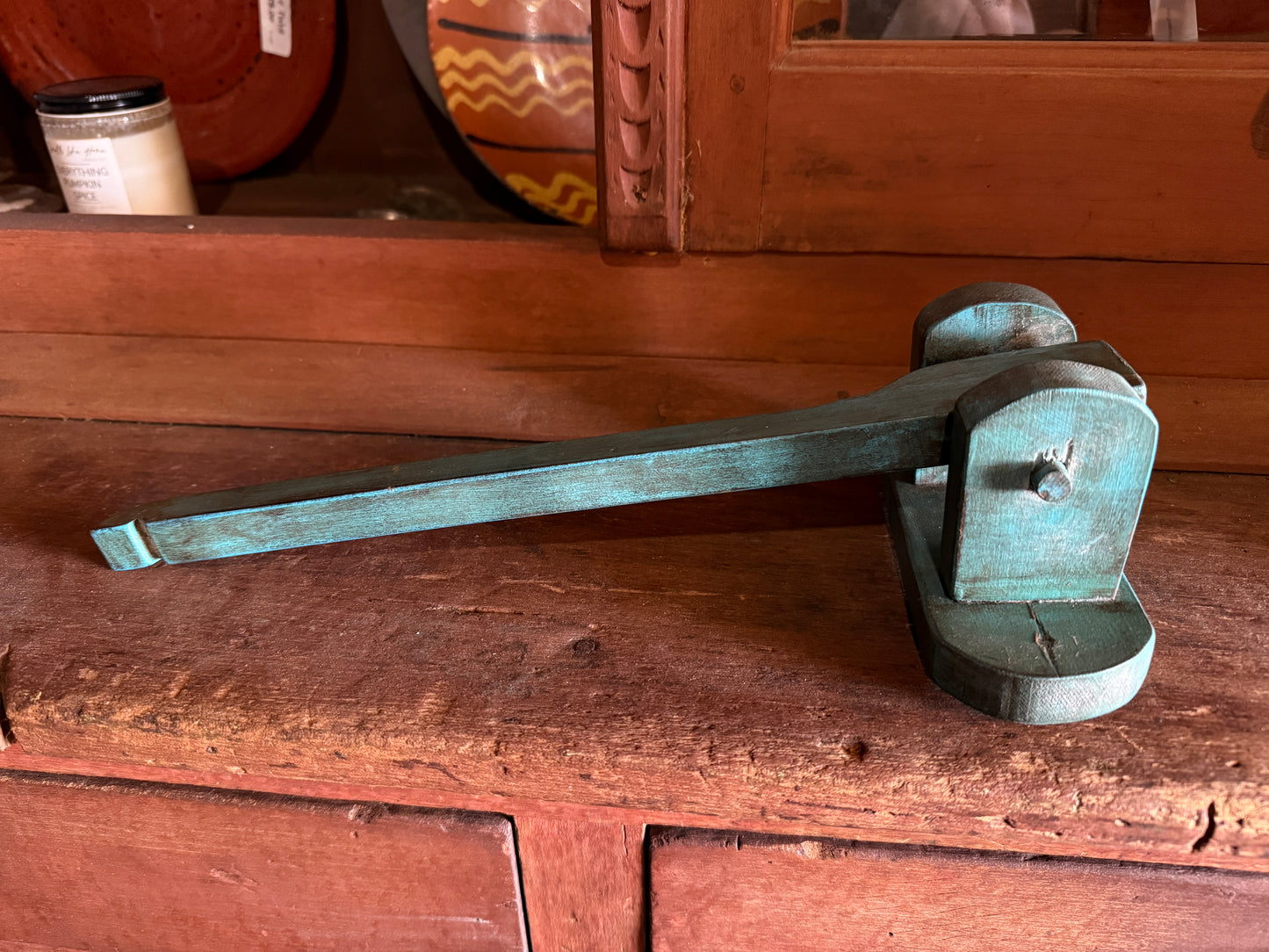 Blue Swing Handle Wooden Hand Towel Holder