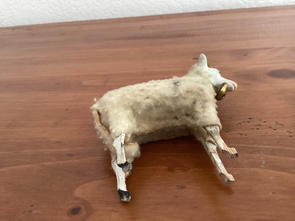 Putz Ram with Bell Collar