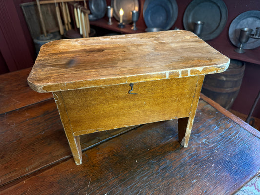 Late 1800s Flip-Top Cricket Stool/Chest