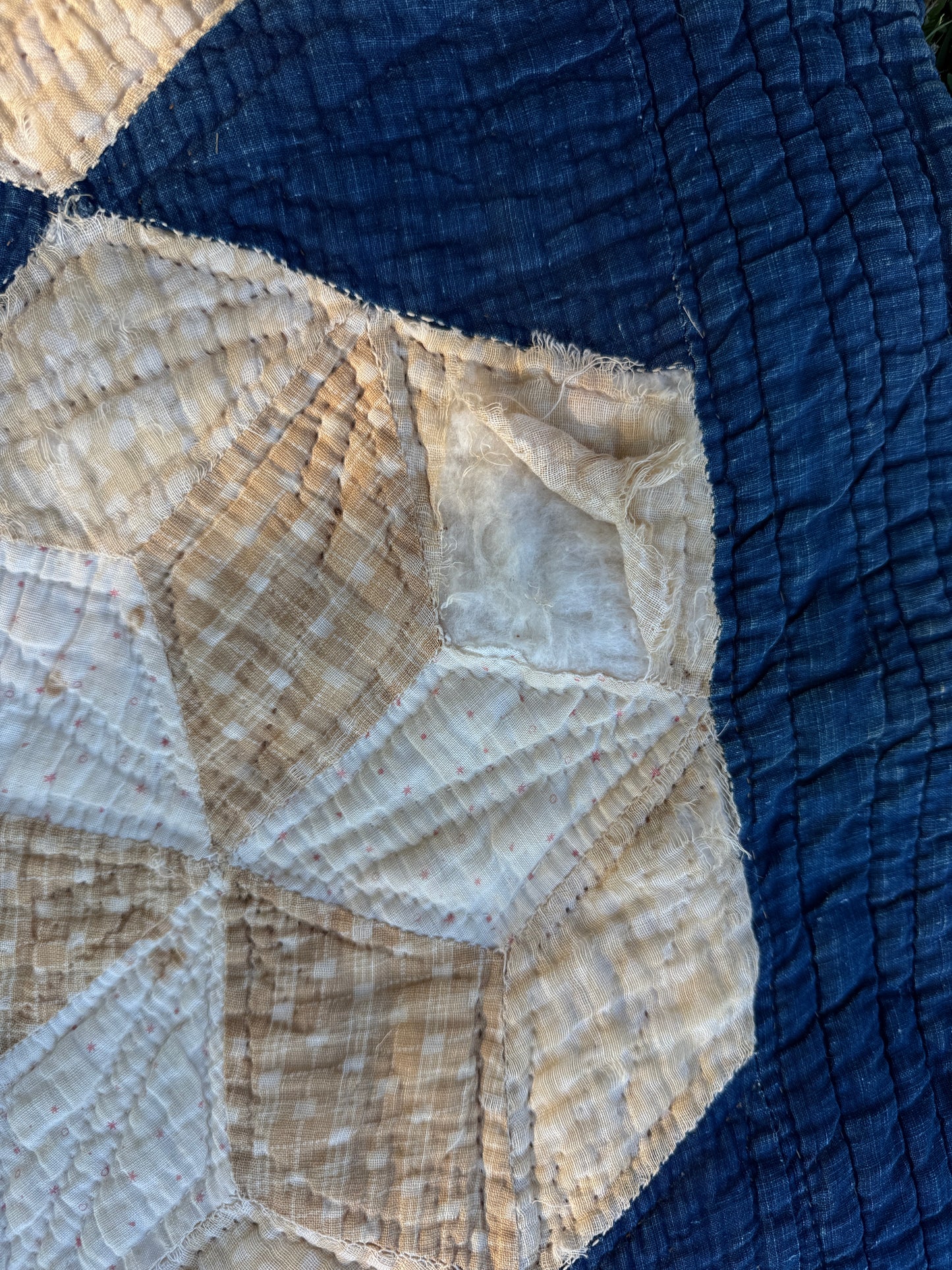 Late 1800s Hand-Stitched Antique Quilt in Navy/Creams - Tumbling Blocks Pattern