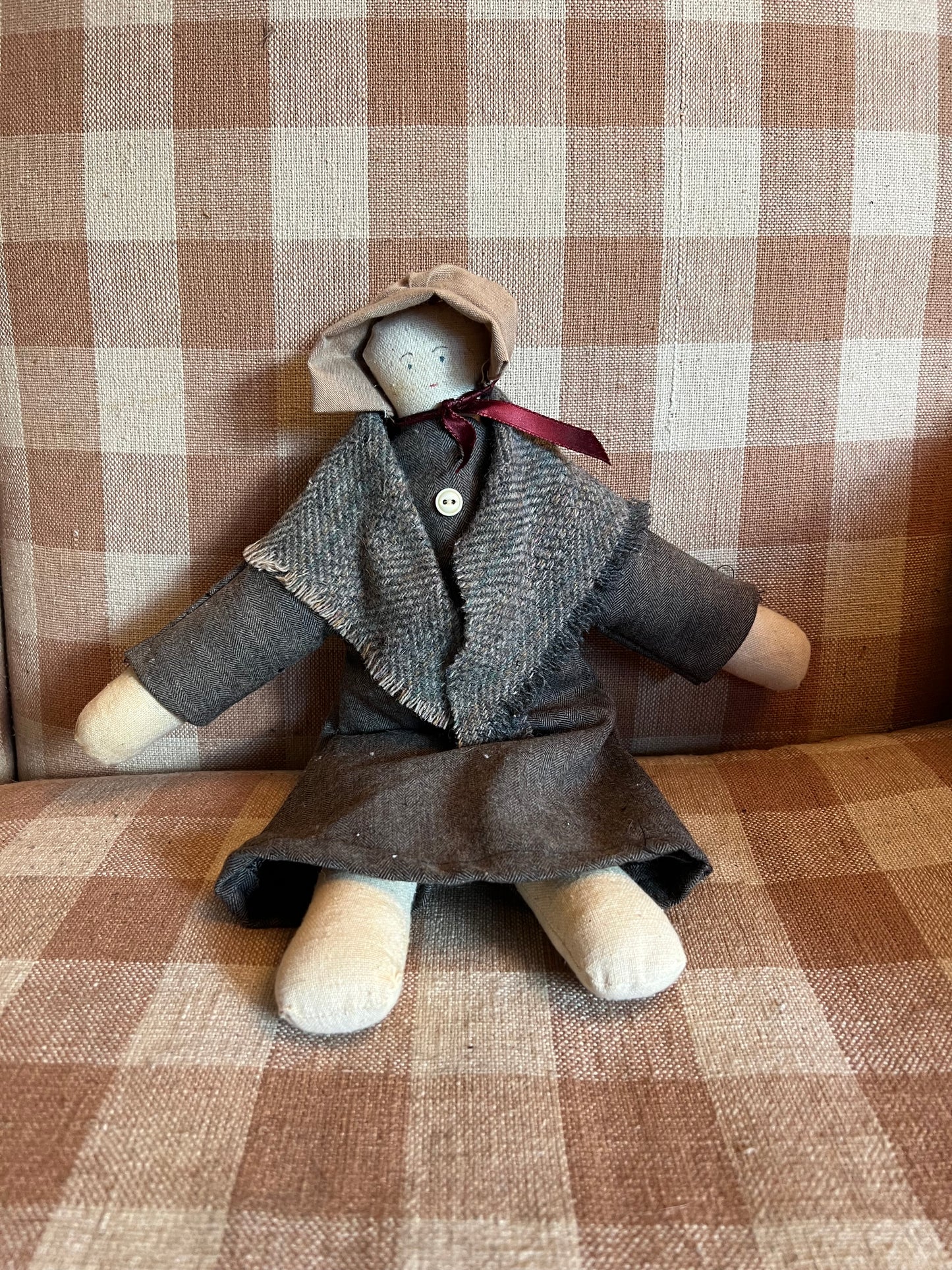 Early American-Style Settler Doll (Bonnet/Gray Dress)