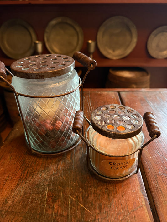 Set of 2 Jar Candles with Holders and Frog Lids