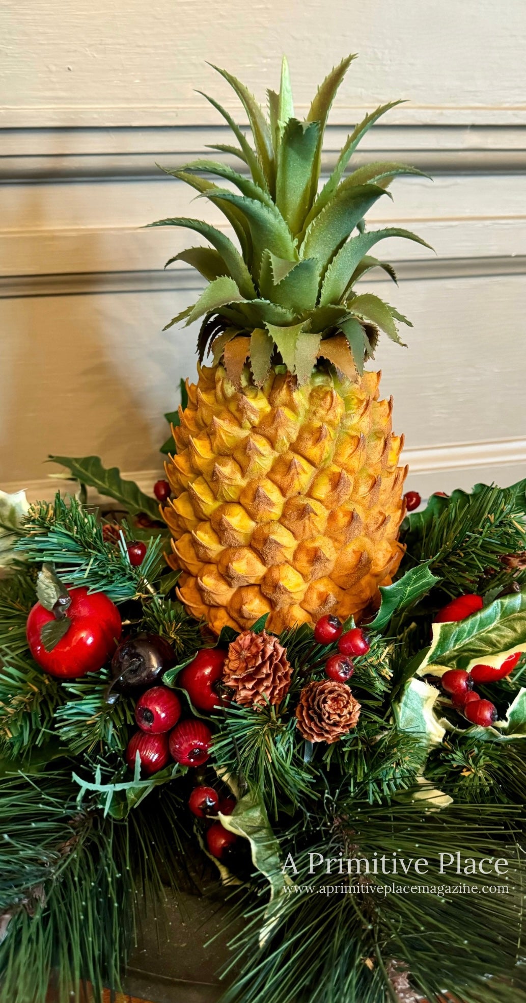 Colonial Pineapple Fruit Decoration