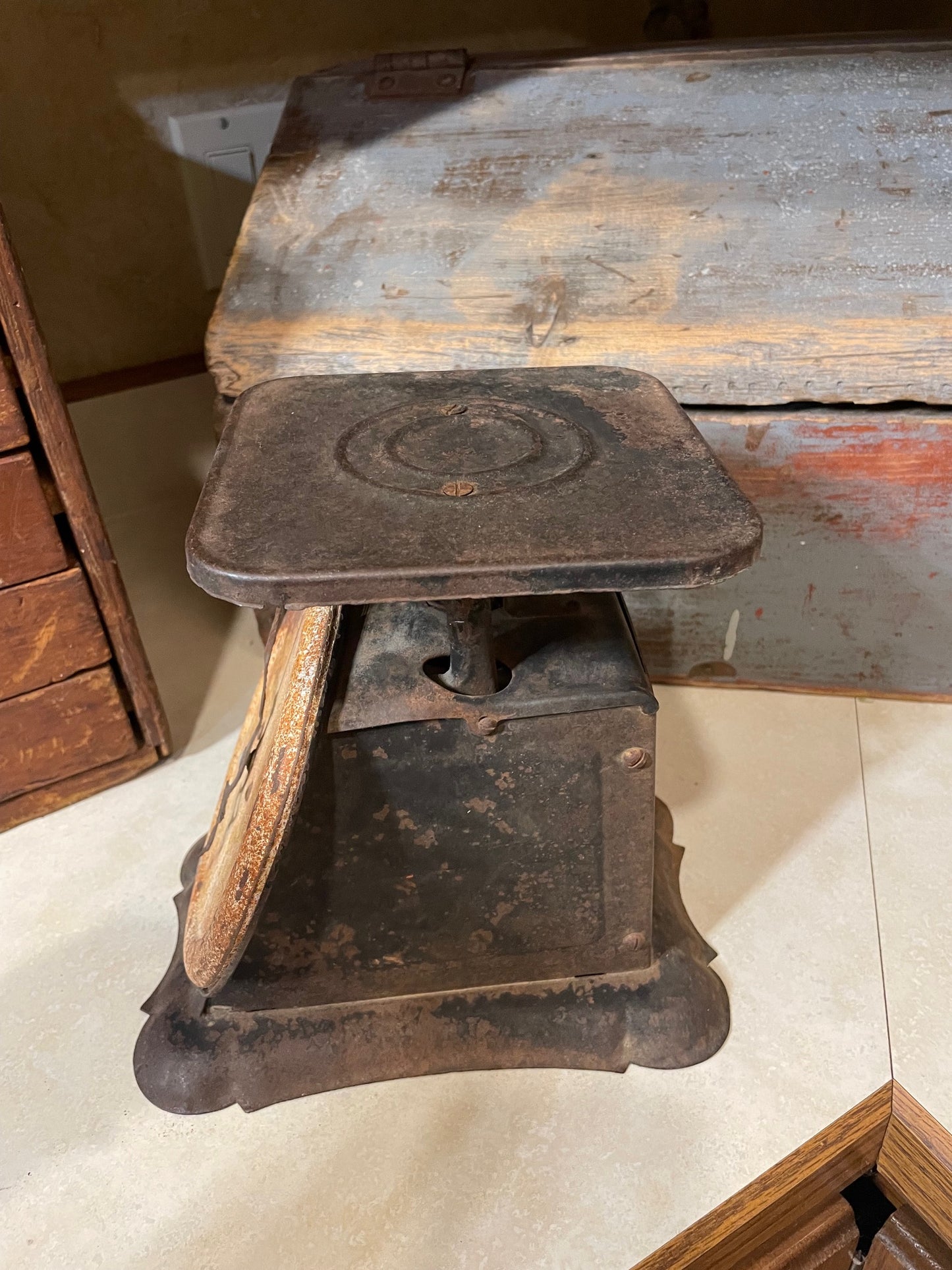 Farmhouse / Primitive Kitchen Scale