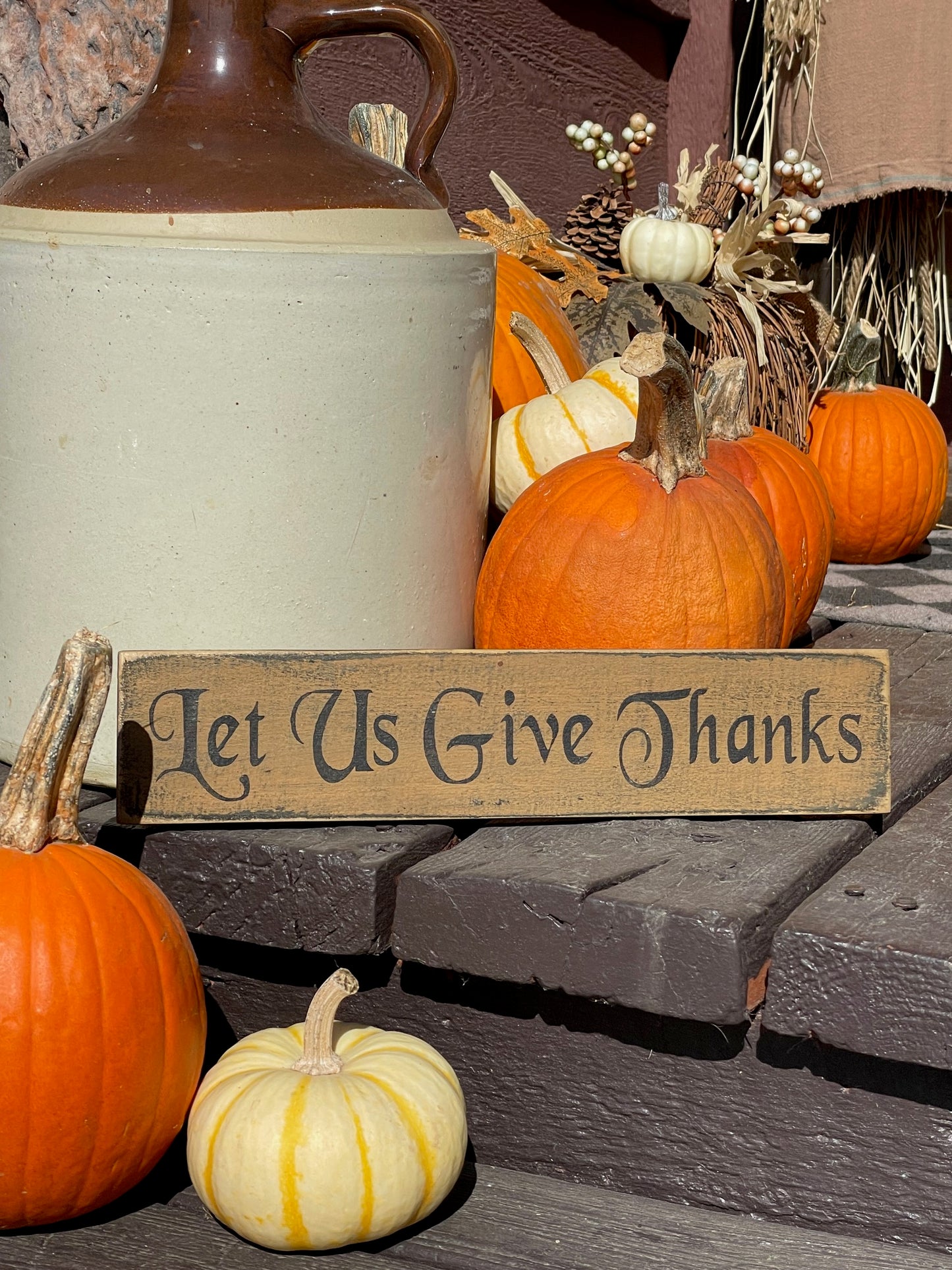 'Let Us Give Thanks' Sign