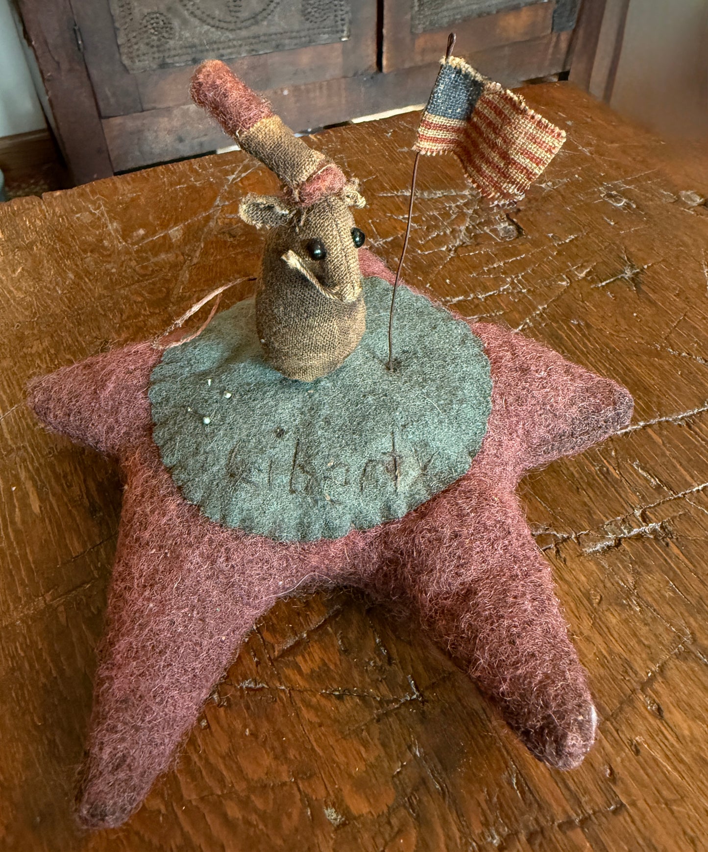 Americana Mouse Wool Pin Cushion