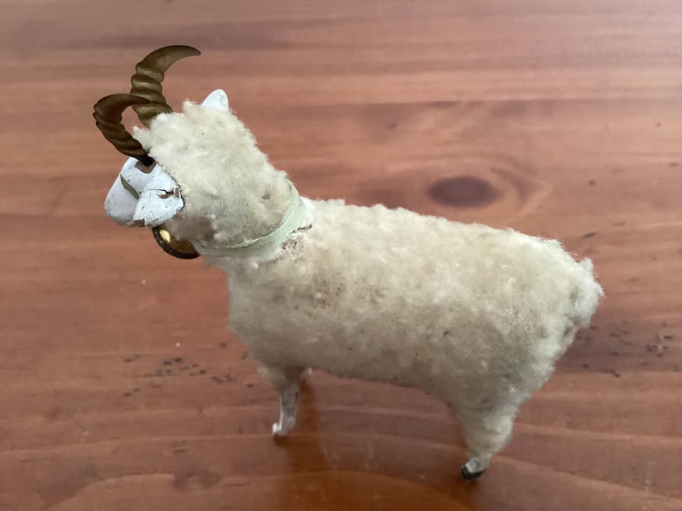 Putz Ram with Bell Collar