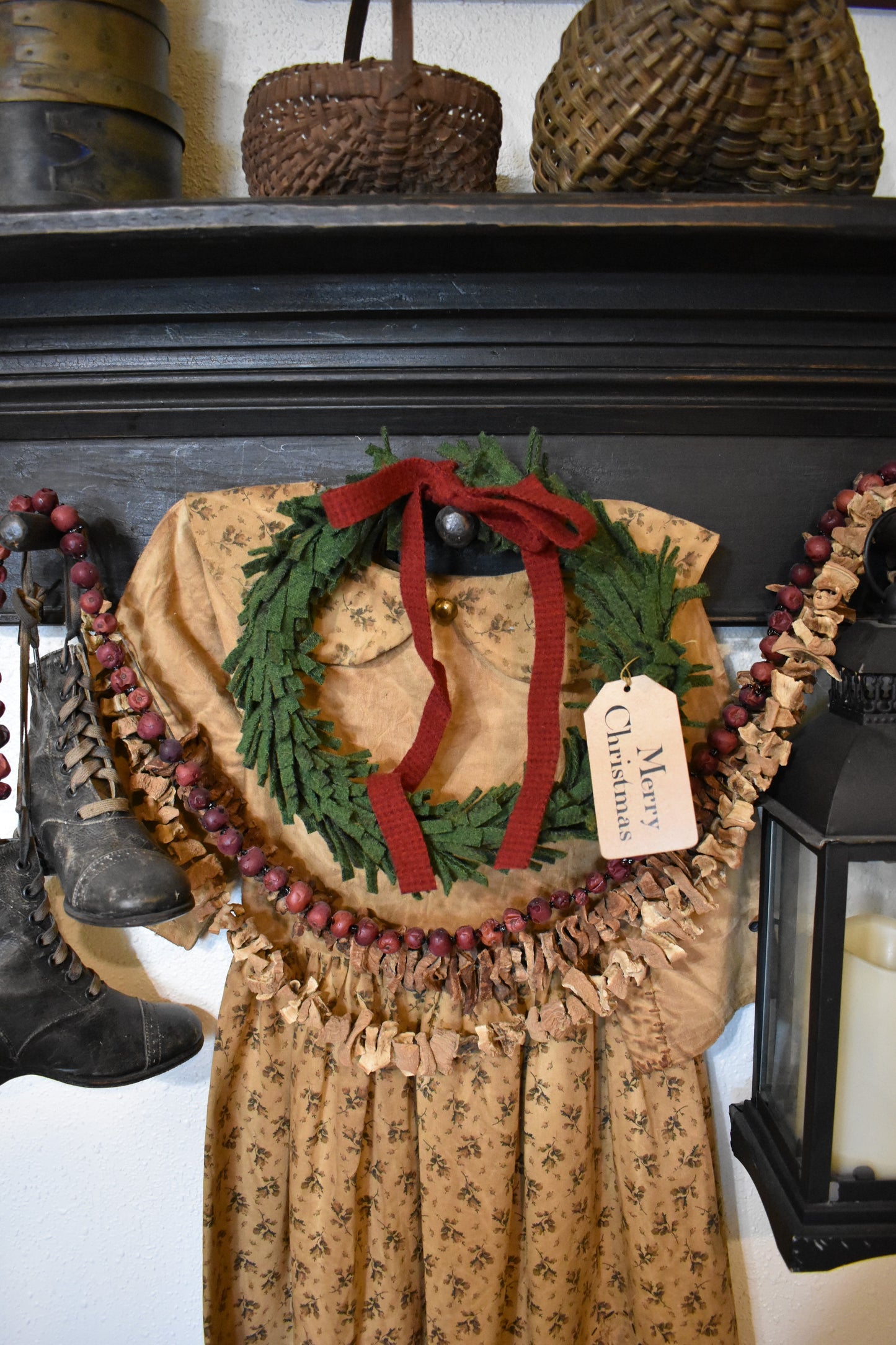 Colonial Christmas Wool Wreath