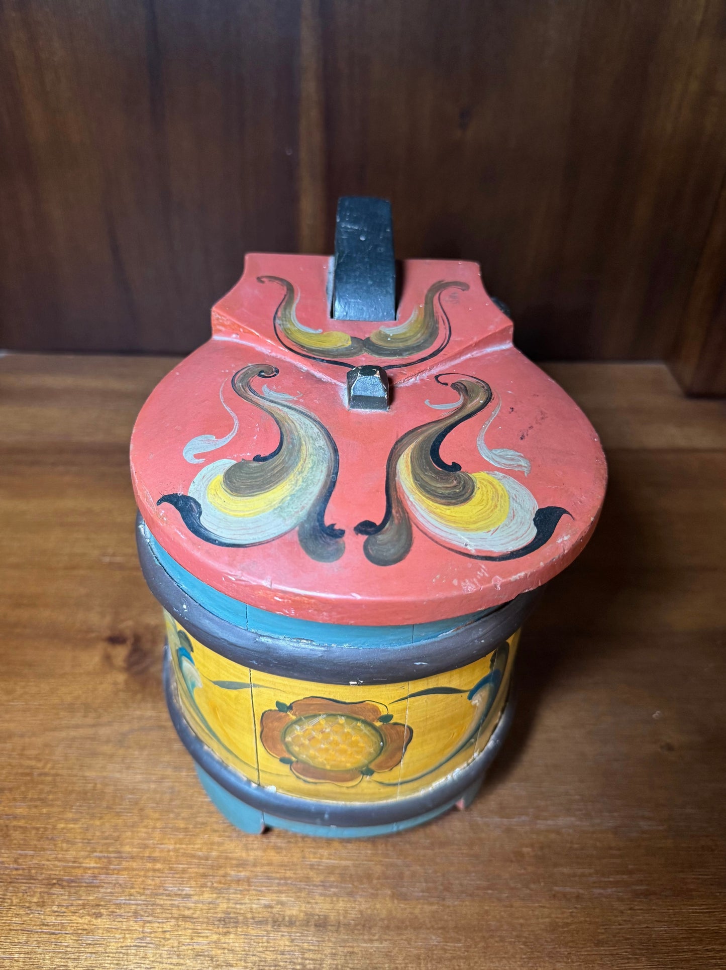 Mid-1900s Painted Wooden Lidded Box Norwegian with Rosemaling