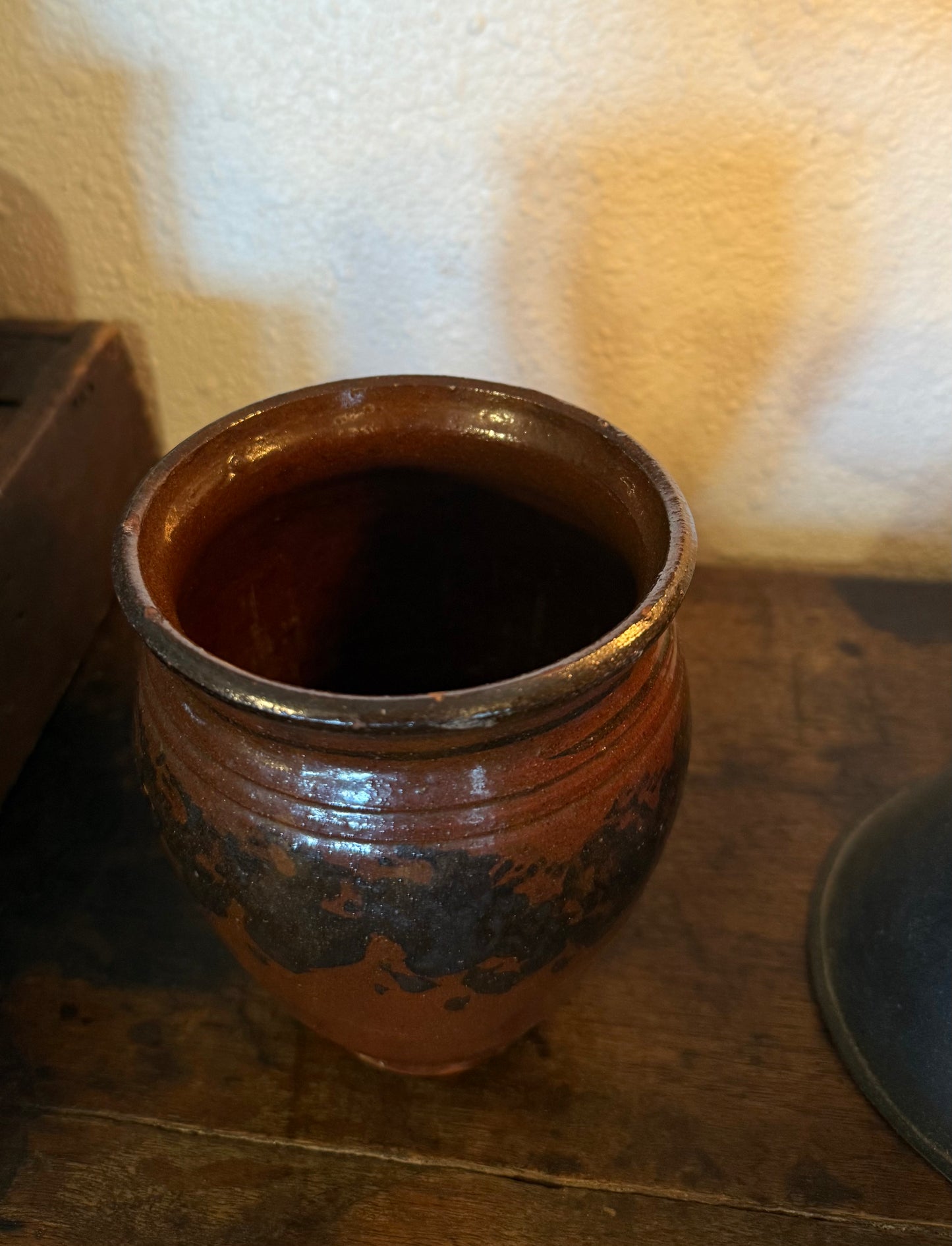 Early Sponged Redware Pot